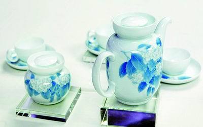 陶藝名家張守智昨在滬老淚縱橫談“國瓷” 陶瓷大國卻為他人打工(組圖)_影音娛樂_新浪網